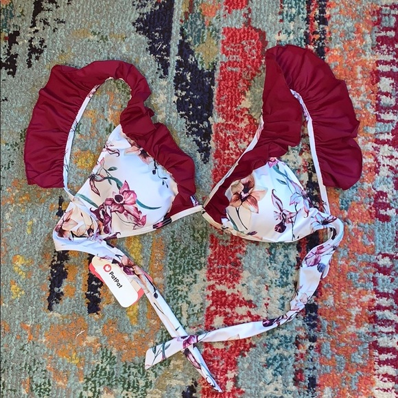 💥 BOGO NWOT Floral ruffle bikini top, size Medium. - Picture 1 of 2